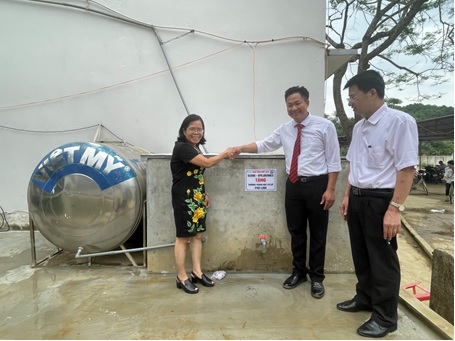 Hà Giang: Bàn giao hệ thống cấp nước sạch và thiết bị CNTT Đan Mạch tài trợ